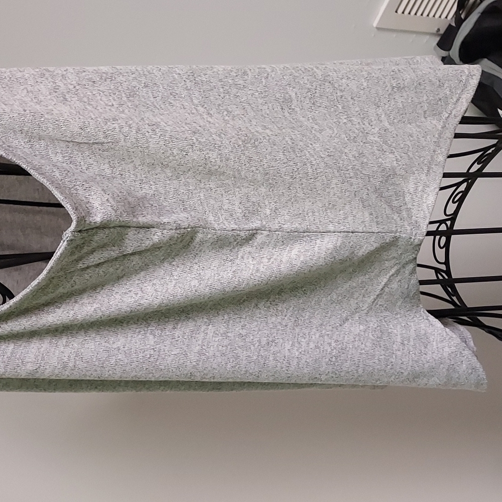 NWT Women's Racerback Tank - Picture 3 of 5